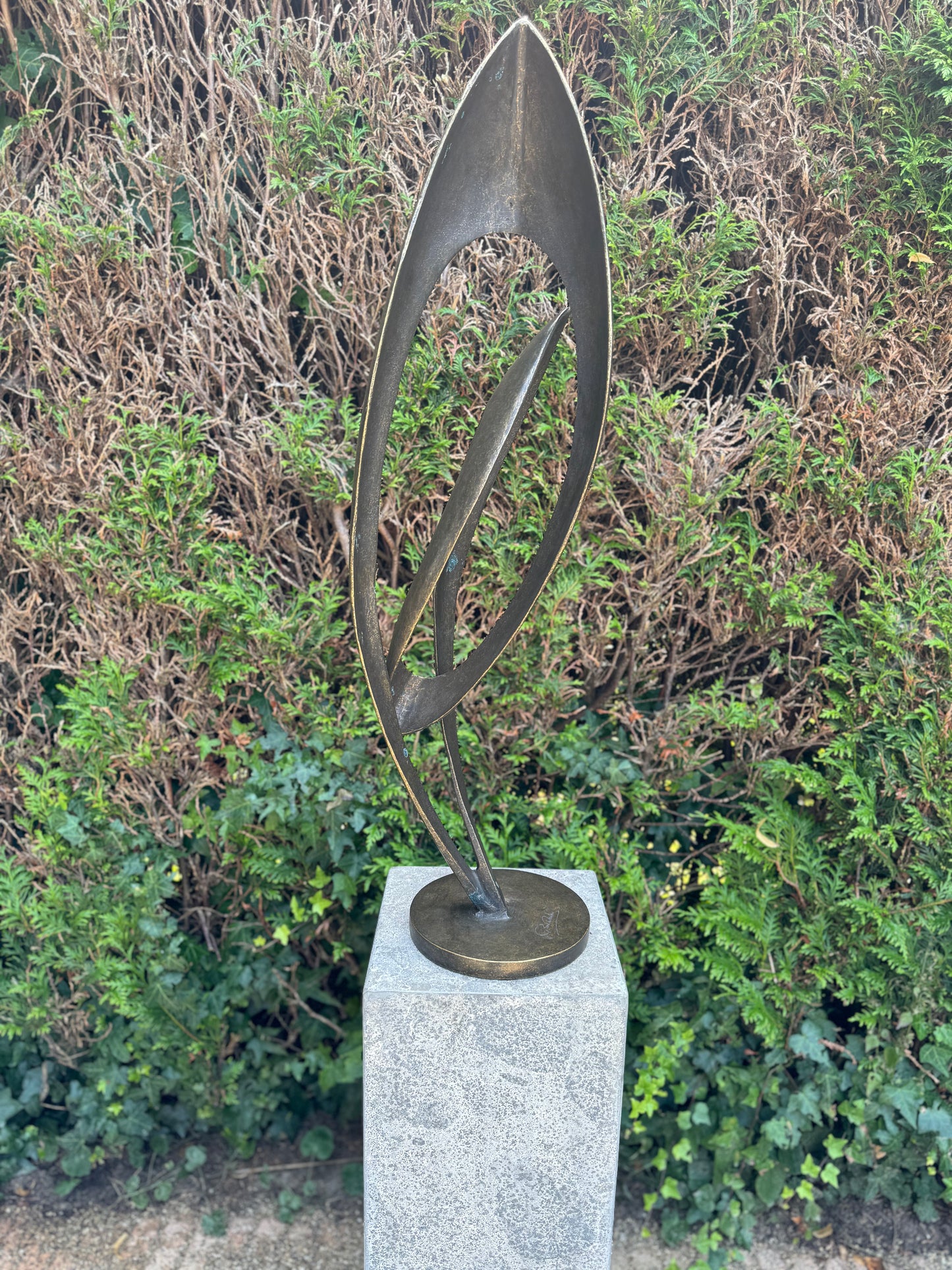Wings of Continuity – Bronze Sculpture. 20x23x86cm - 7.7Kg