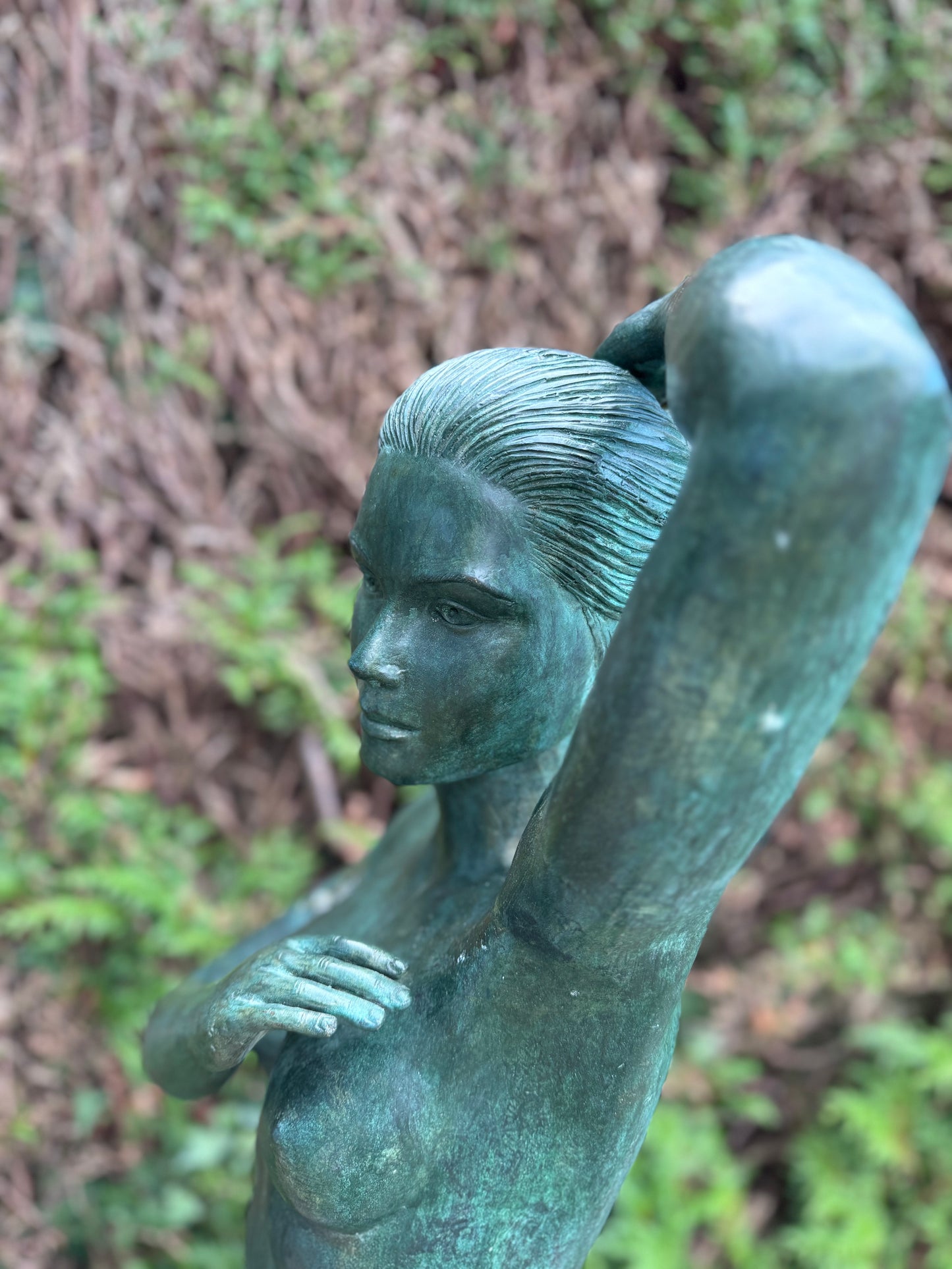 Elegant Muse – Bronze Sculpture. 35x29x120cm - 26Kg