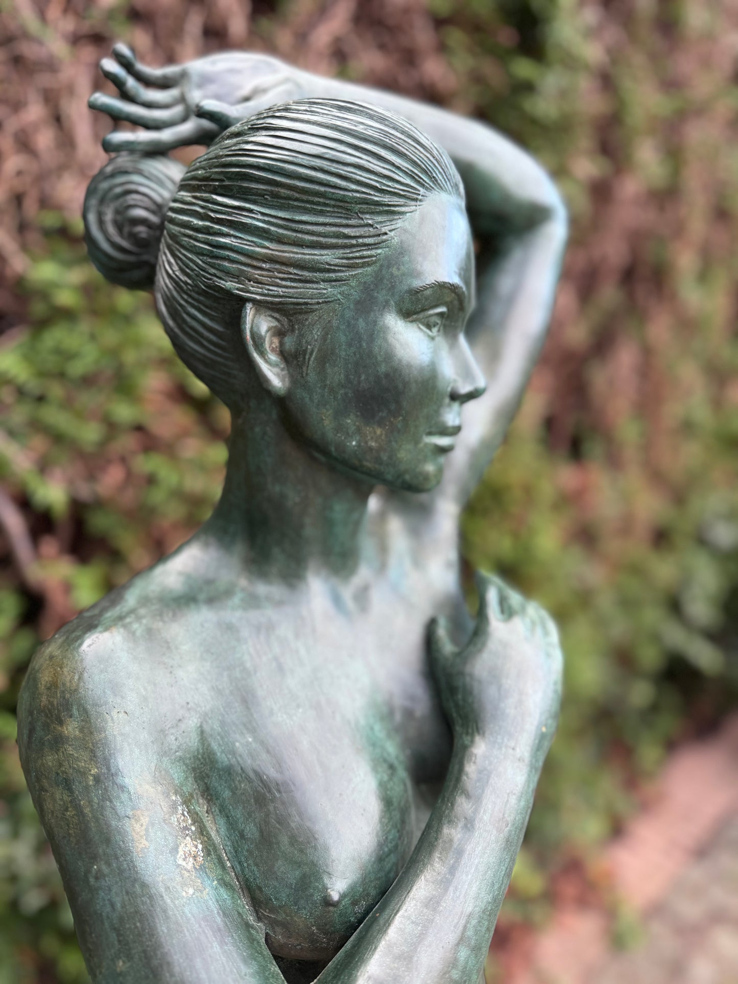 Elegant Muse – Bronze Sculpture. 35x29x120cm - 26Kg
