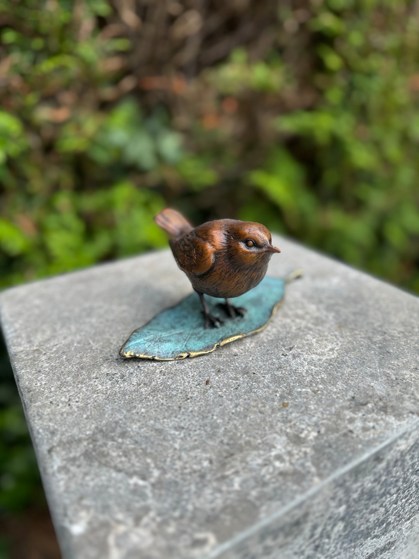 Garden Robin – Bronze Sculpture. 7x15x10cm - 0.5Kg
