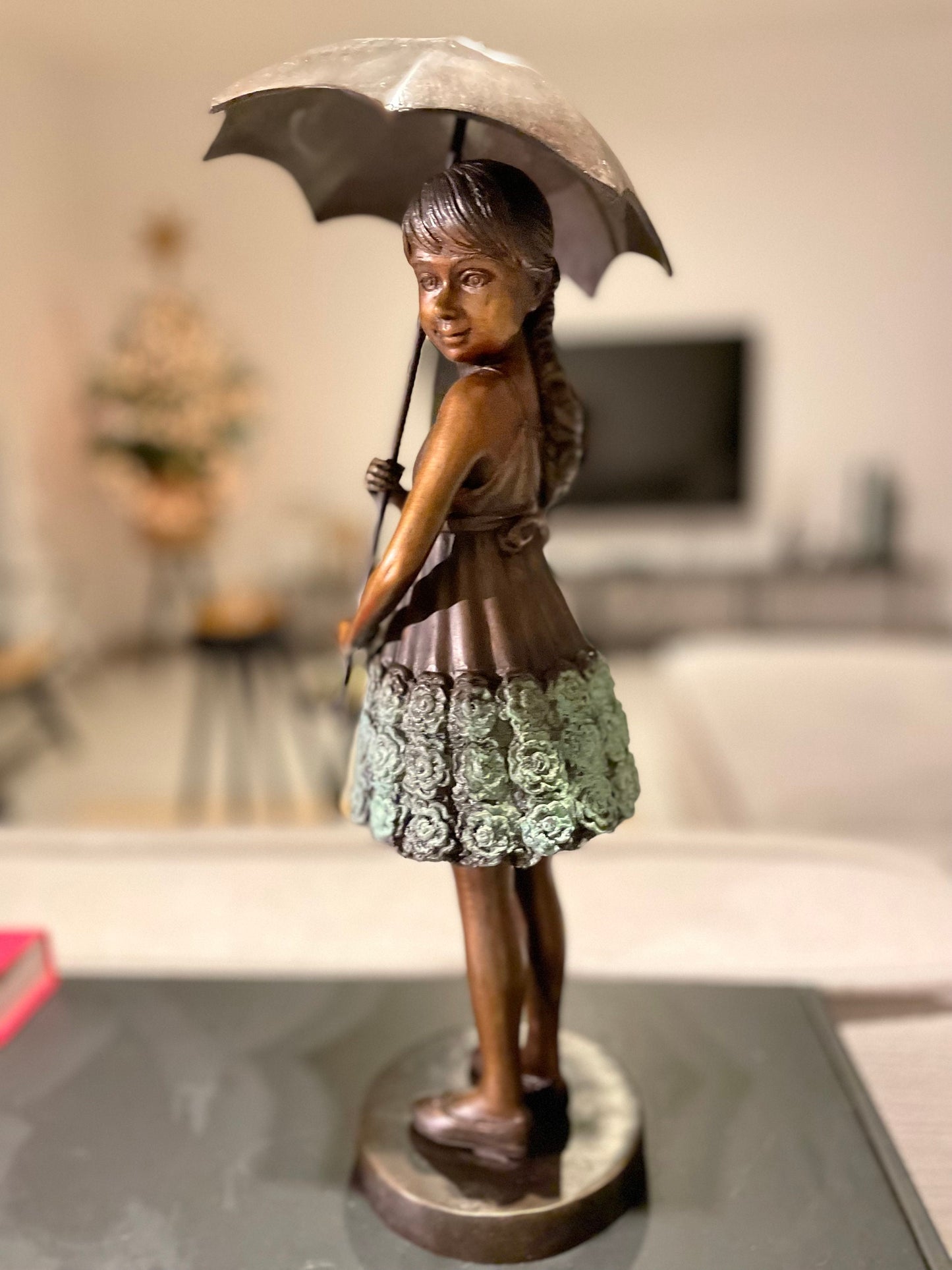Rainy Day Stroll – Bronze Sculpture. 18x20x45cm - 3.2Kg