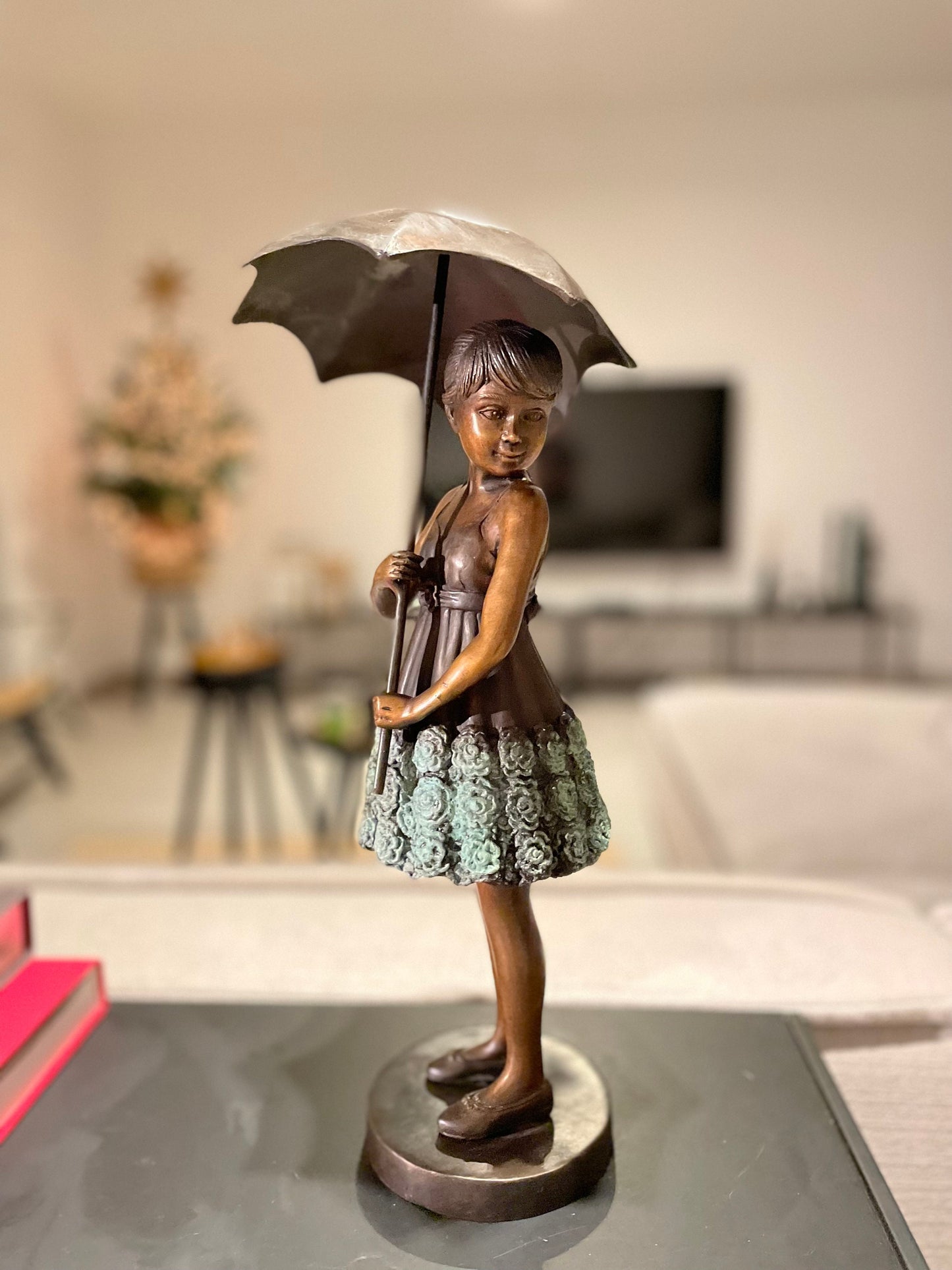 Rainy Day Stroll – Bronze Sculpture. 18x20x45cm - 3.2Kg