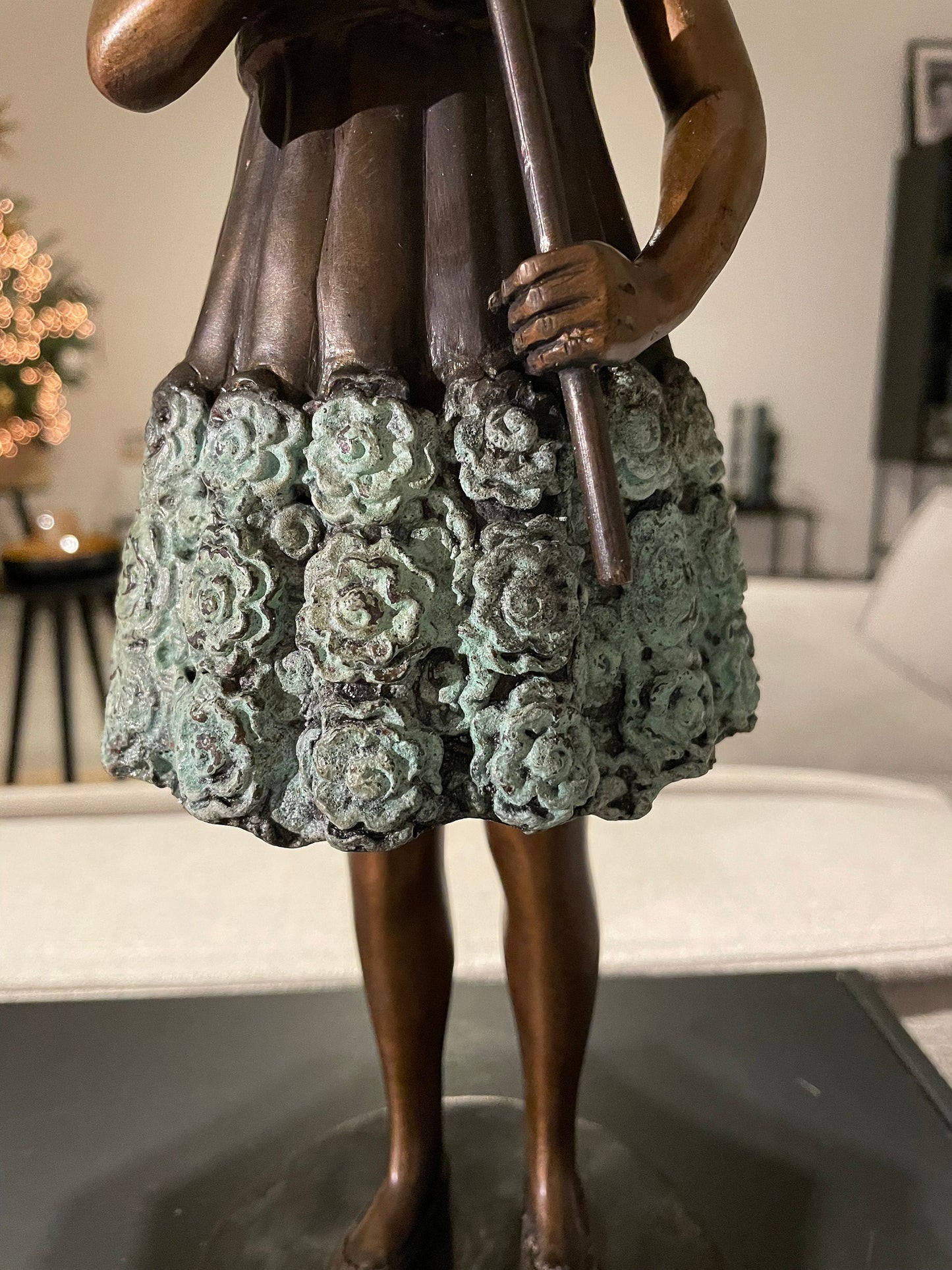 Rainy Day Stroll – Bronze Sculpture. 18x20x45cm - 3.2Kg