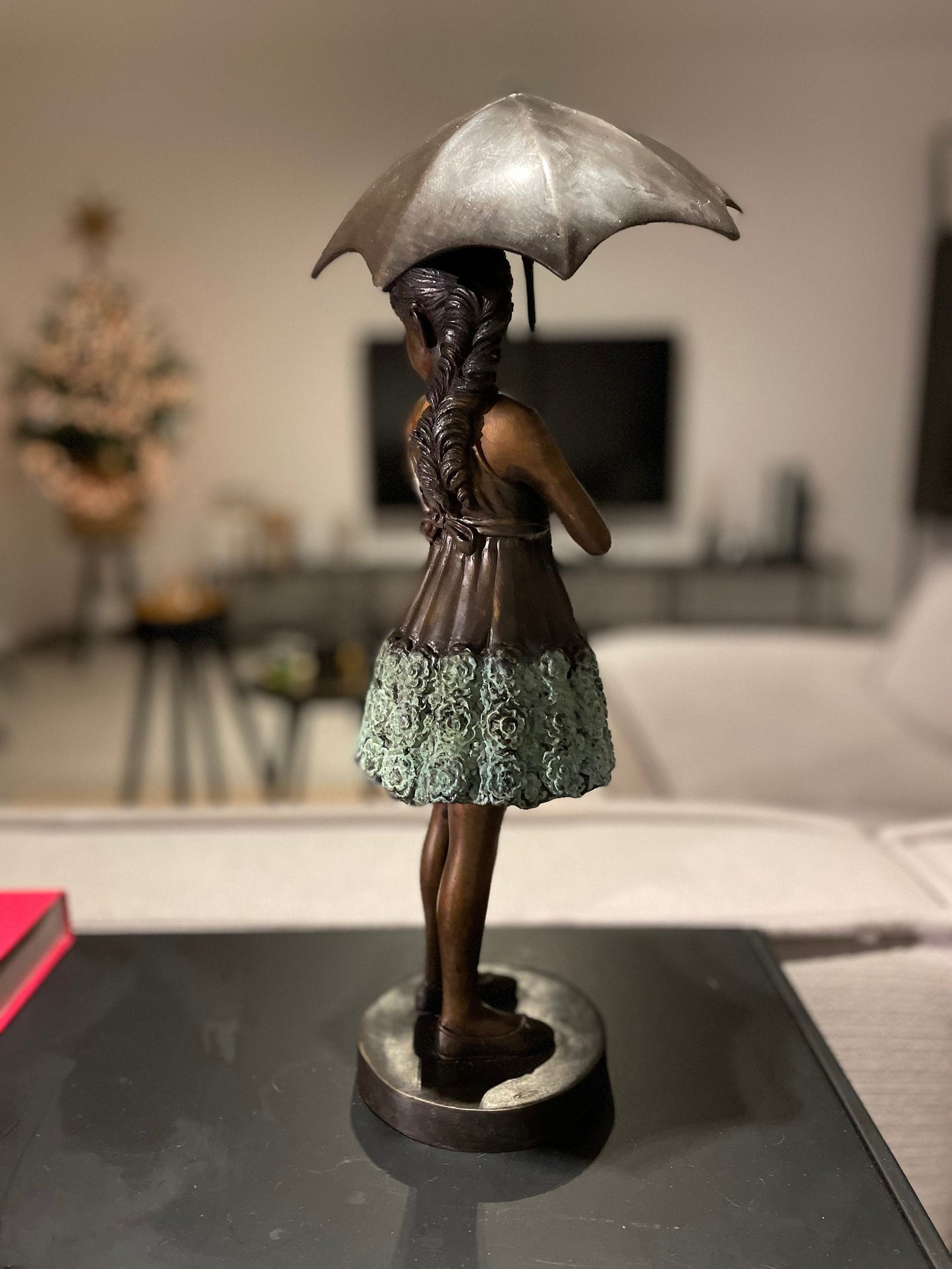 Rainy Day Stroll – Bronze Sculpture. 18x20x45cm - 3.2Kg