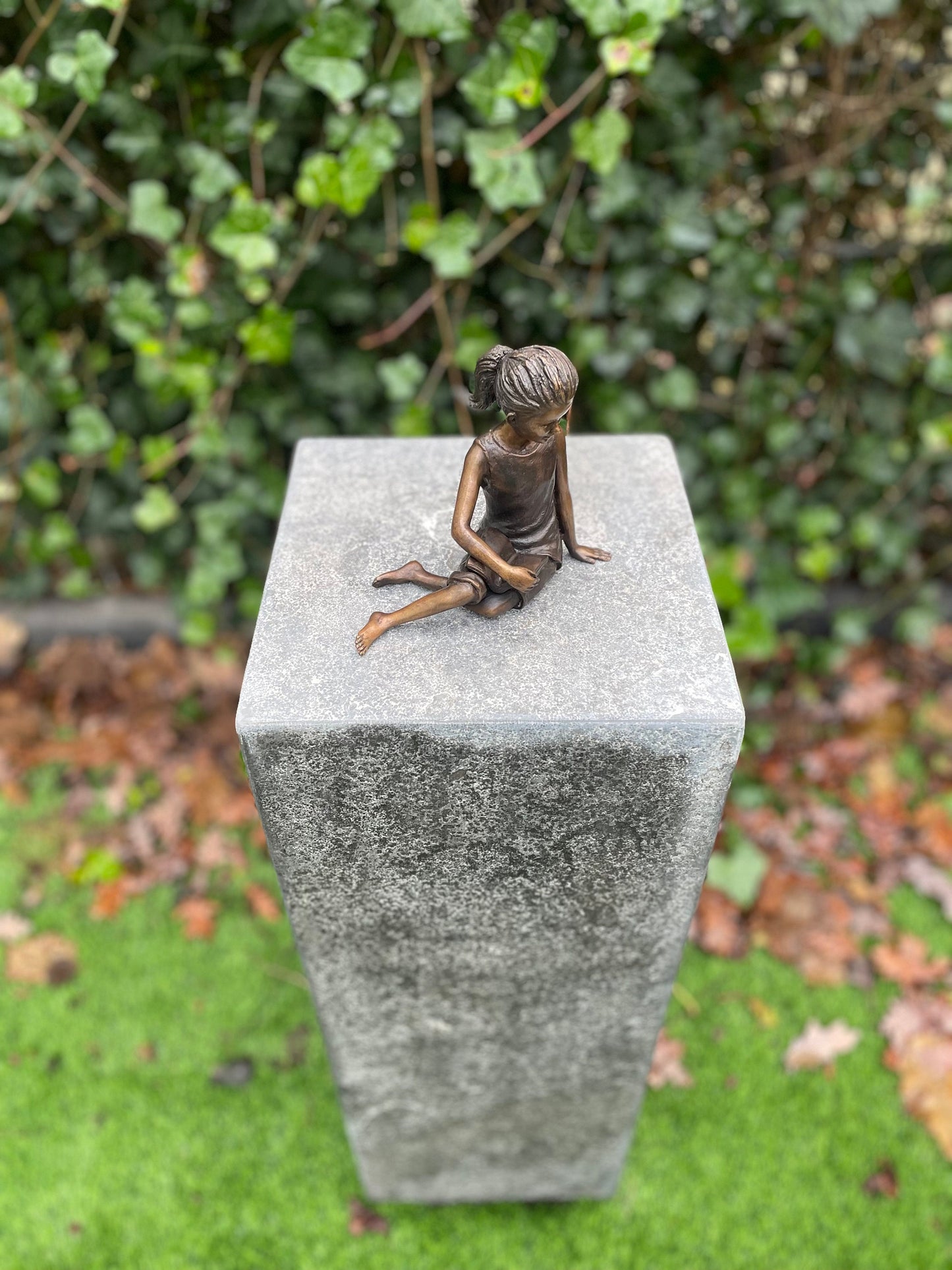 Reading Girl – Bronze Sculpture. 14x8x14cm - 0.8Kg