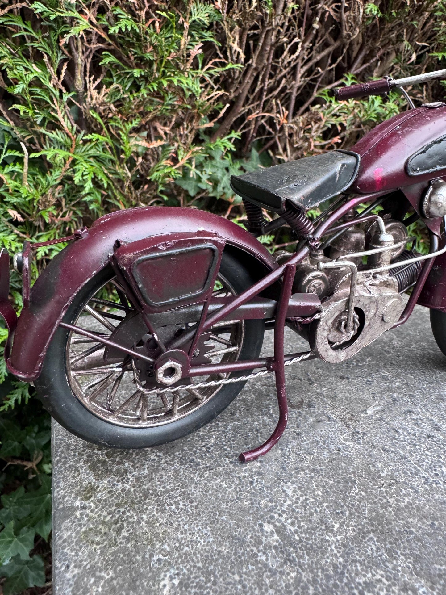 Classic Motorcycle – Iron Sculpture. 16x12x27cm - 0.4Kg