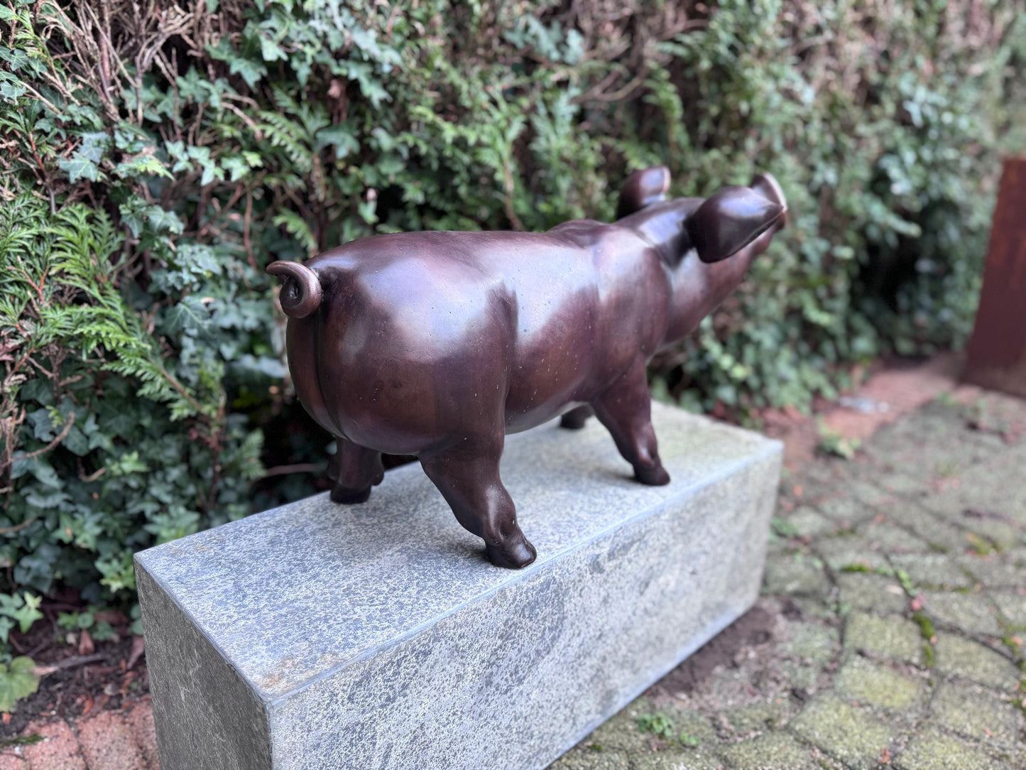 Happy Pig – Bronze Sculpture. 67x30x35cm - 3Kg