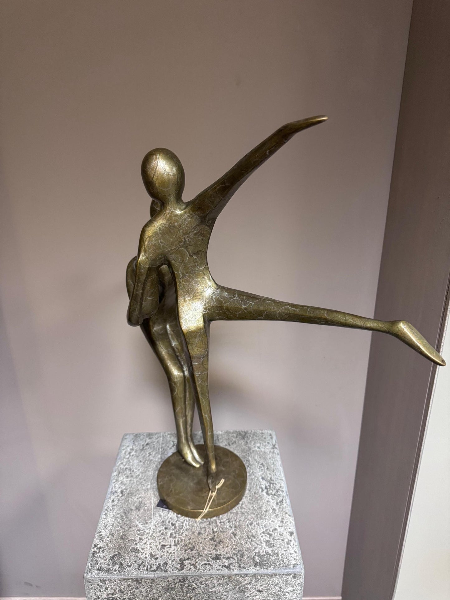 Dancing Together – Bronze Sculpture. 37x55x57cm