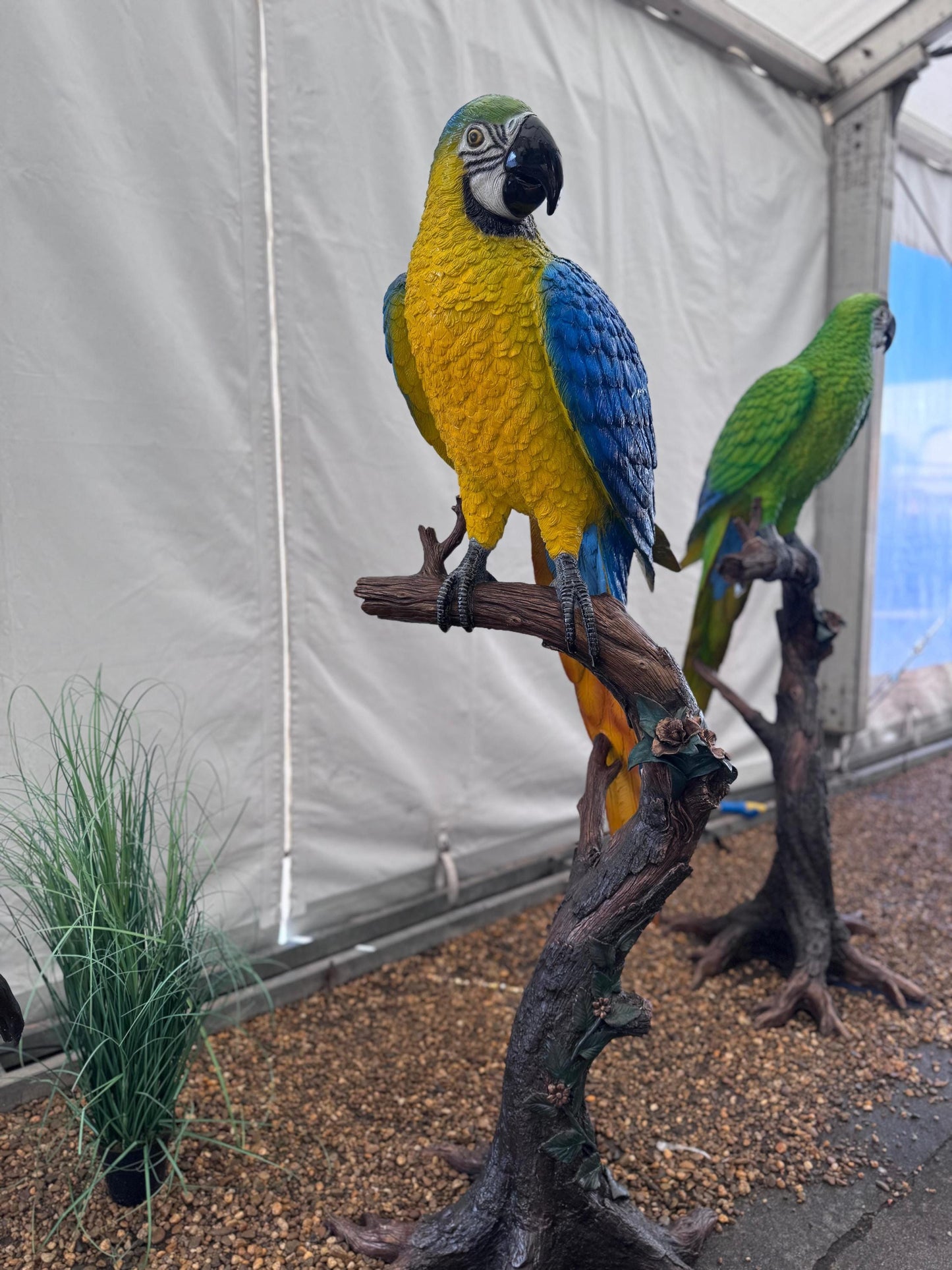 Blue Macaw on Branch – Bronze Sculpture. 70x70x168cm - 15Kg