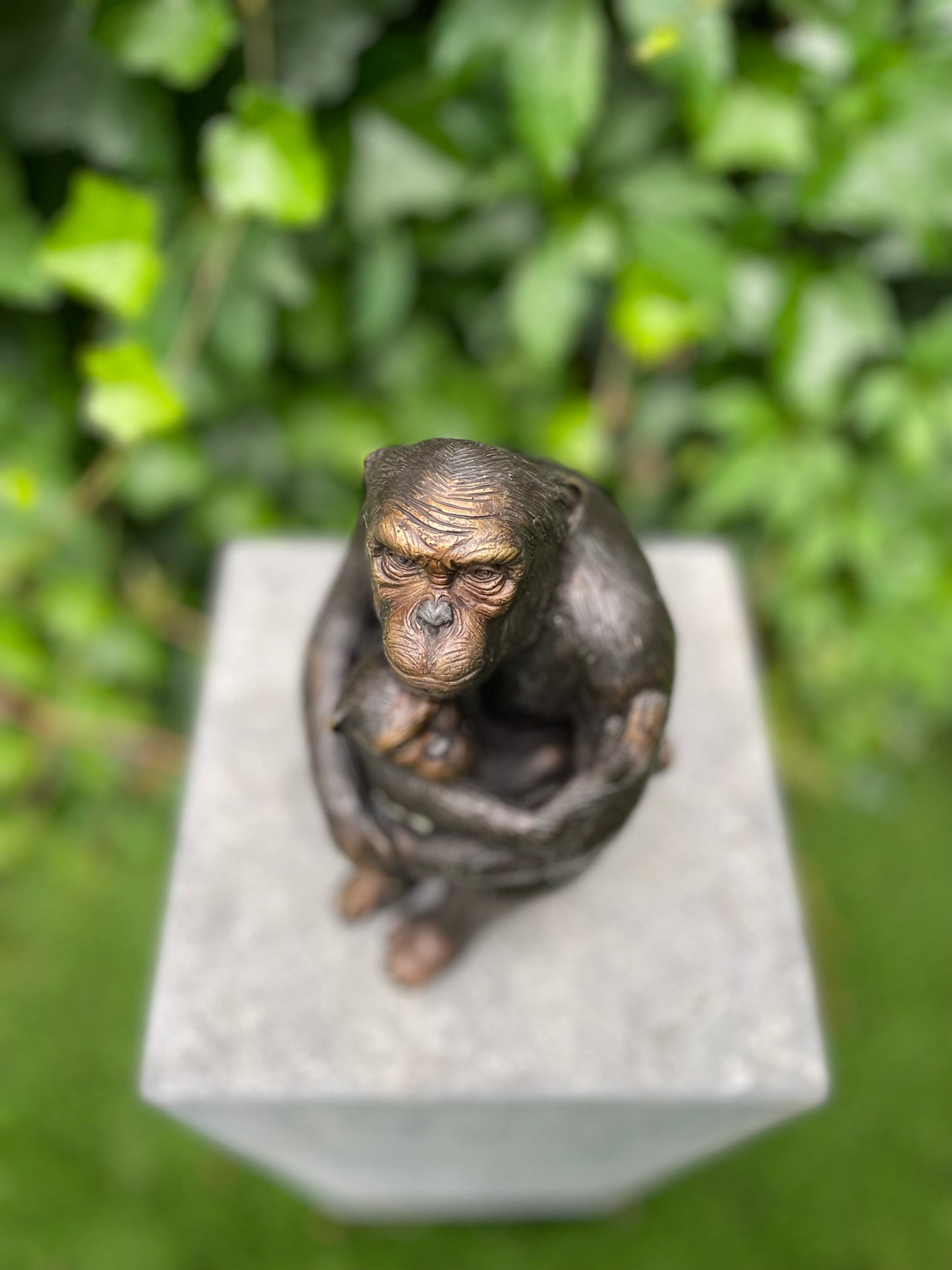 Bronzen aap met baby - chimpansee - 17x8x9cm