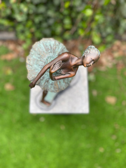 Bailarina de Bronze - Escultura - 35x15x23cm