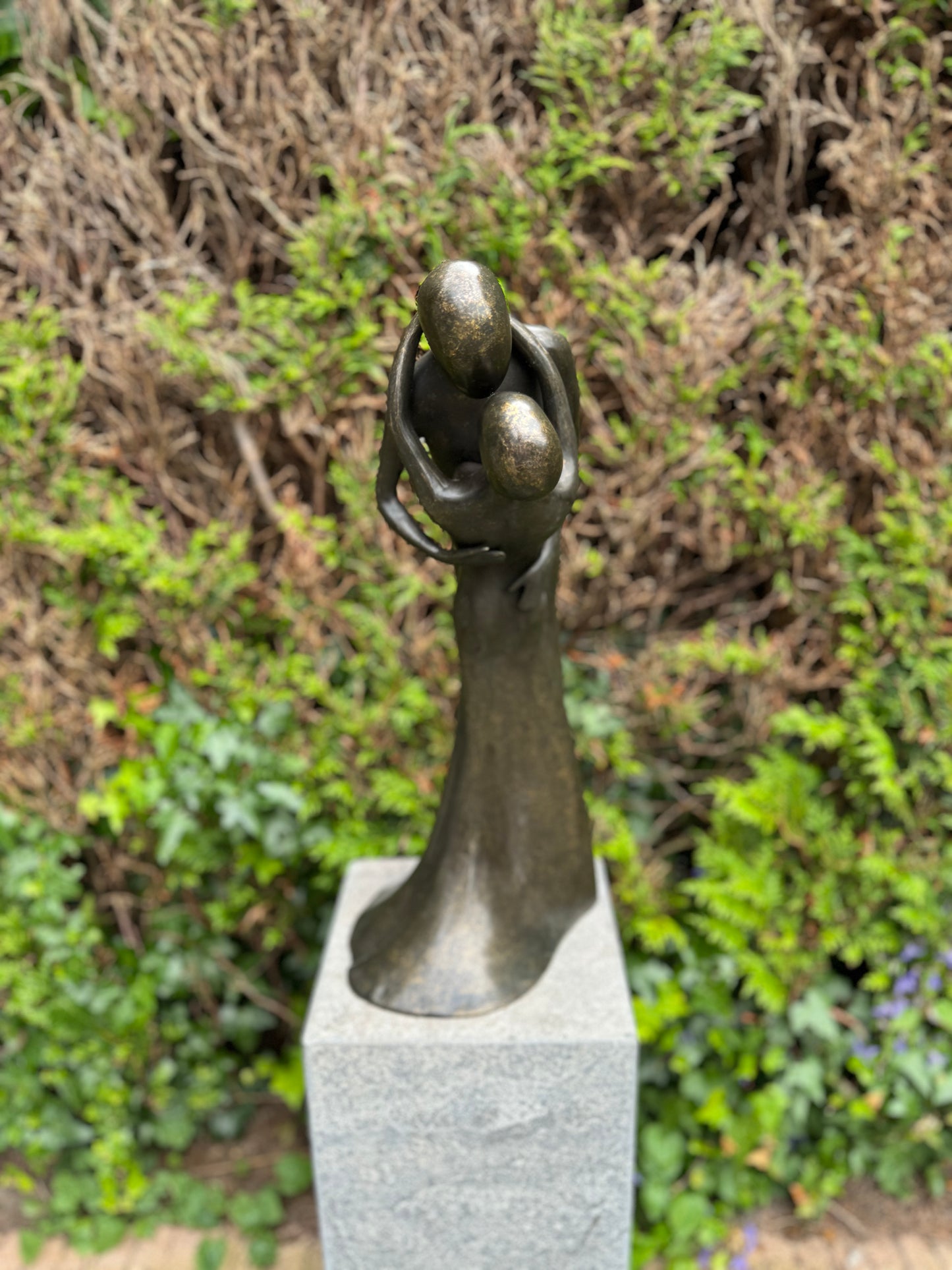 Couple in love dancing in bronze - Garden statue - Interior