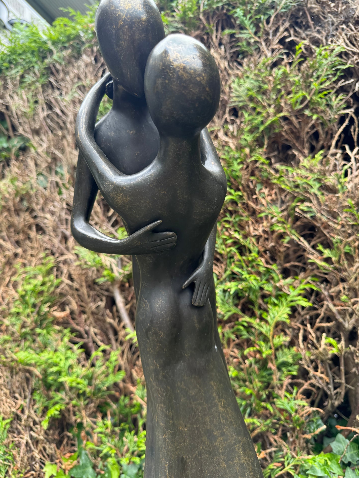 Couple in love dancing in bronze - Garden statue - Interior