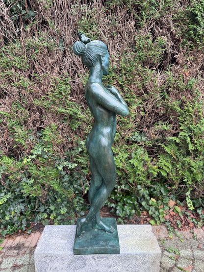 Naakt bronzen vrouw - 35x30x121cm