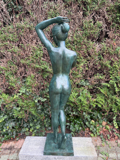 Naakt bronzen vrouw - 35x30x121cm