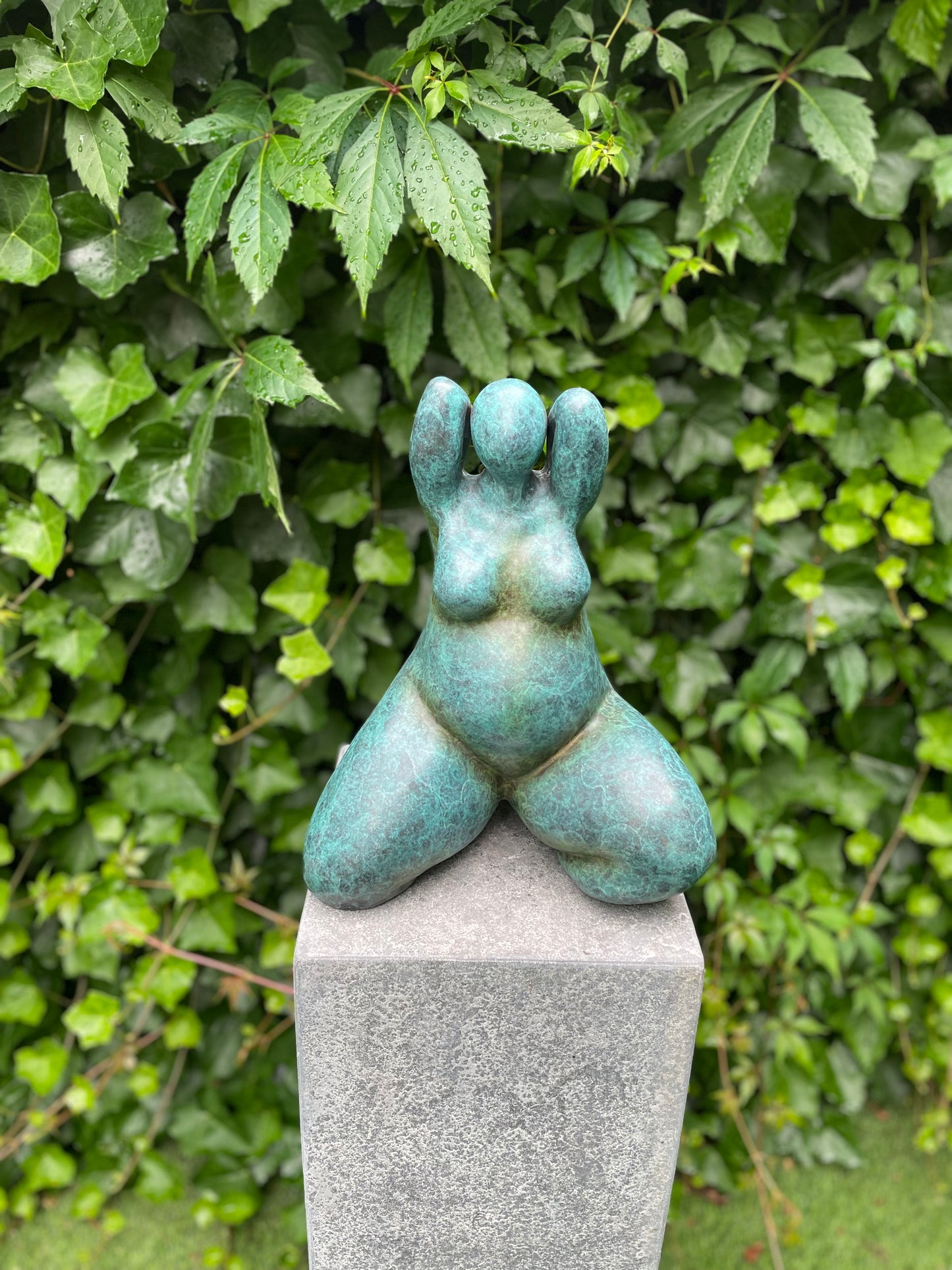 Bronzen Dikke Vrouw II - 36x17x32cm