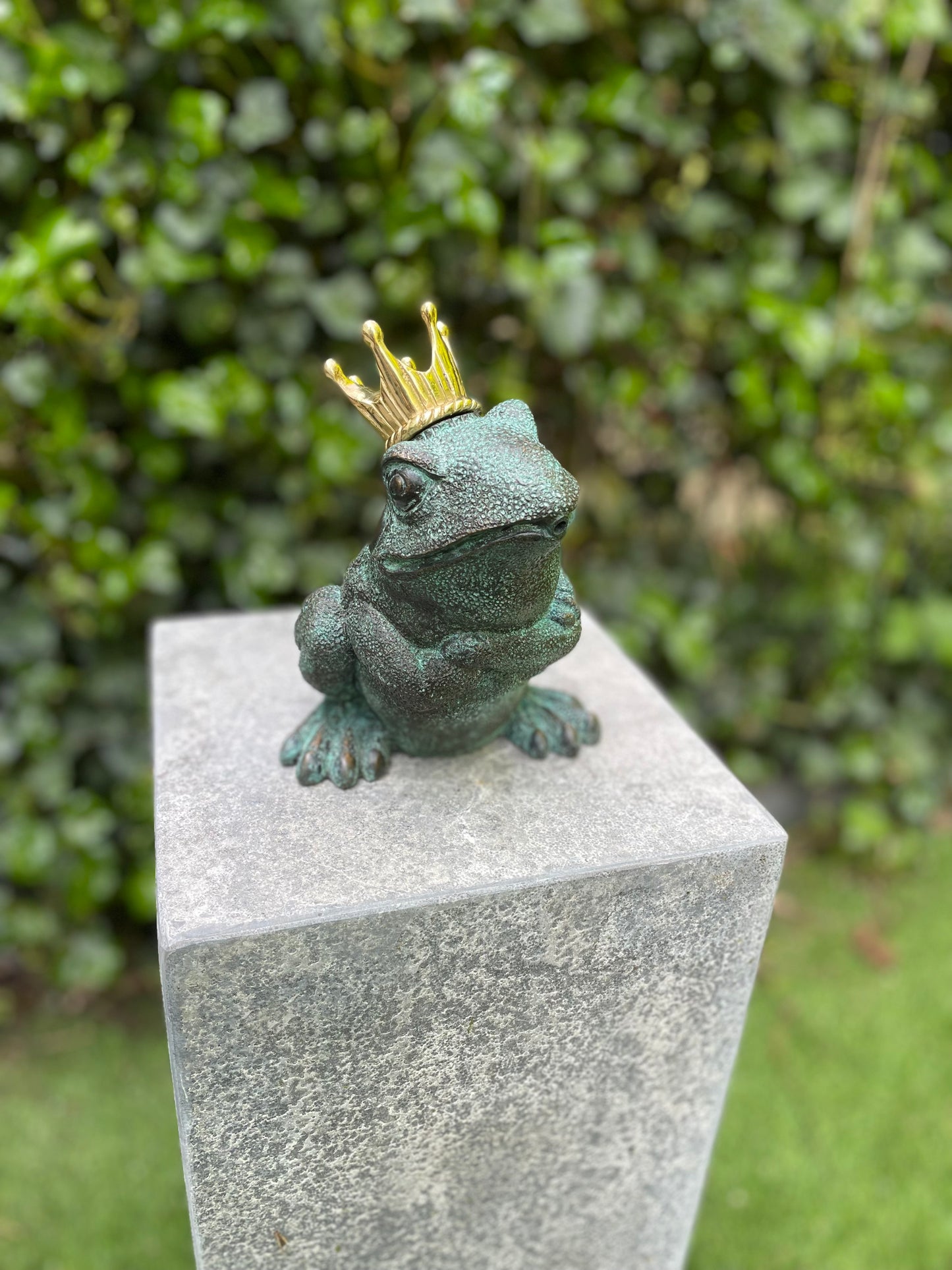 Bronze King Frog - Fountain - Garden Statue - Pond - Garden Decoration