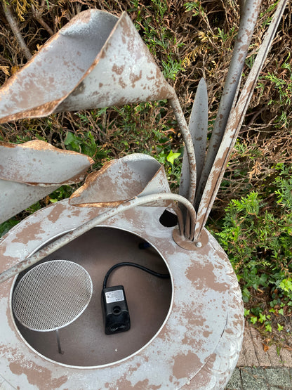 Fountain, metal flower, including pump