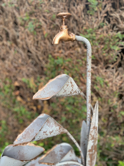 Fountain, metal flower, including pump