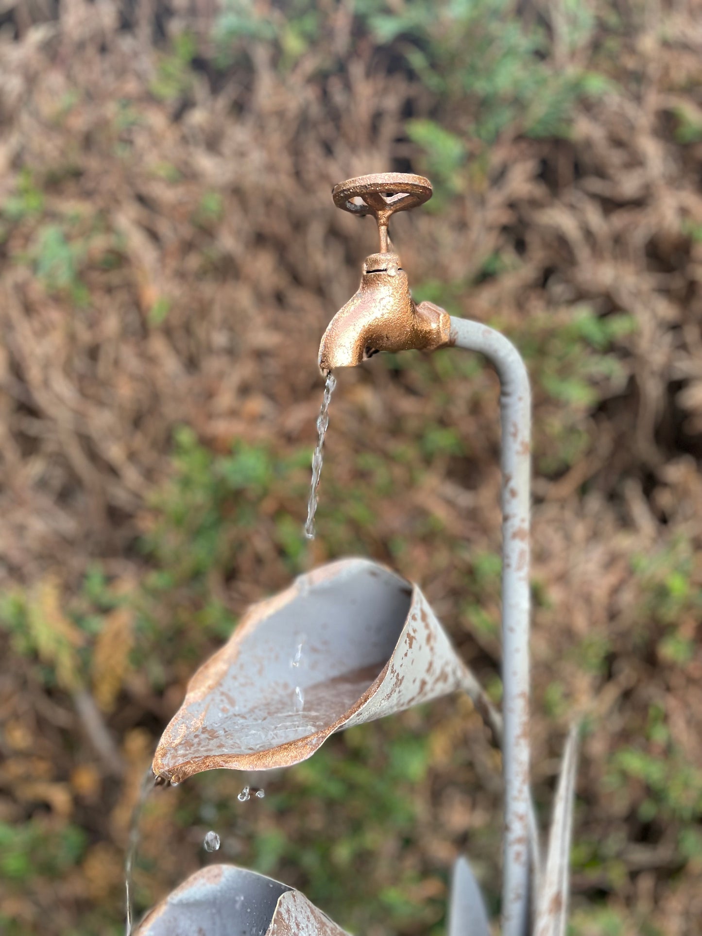 Fountain, metal flower, including pump