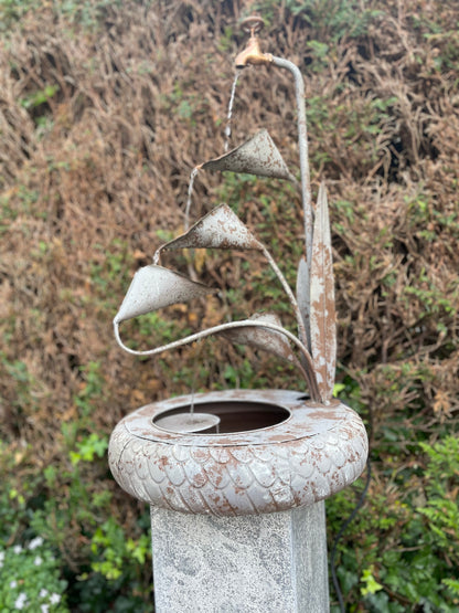 Fountain, metal flower, including pump