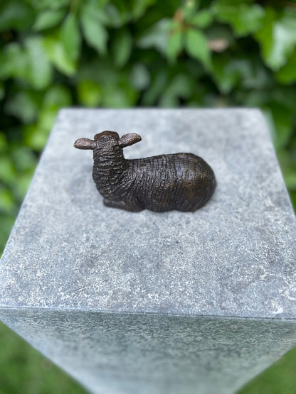 Ovelha de  Bronze - 12x6x6cm