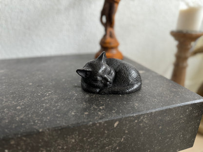 <transcy>Bronze Urn Kitten Sleeping 250ML</transcy>