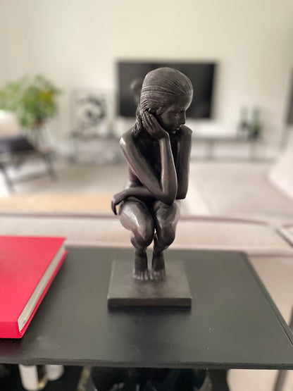 Girl thinking 37x15x19cm