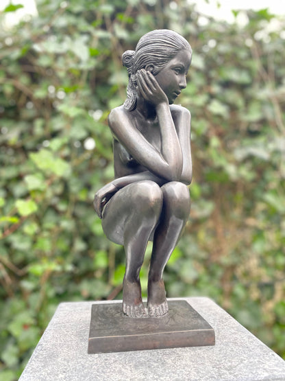 Girl thinking 37x15x19cm