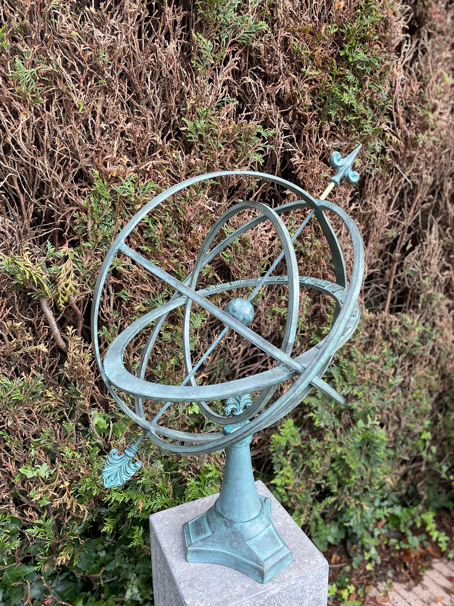 Bronze Sundial -47x47x74cm