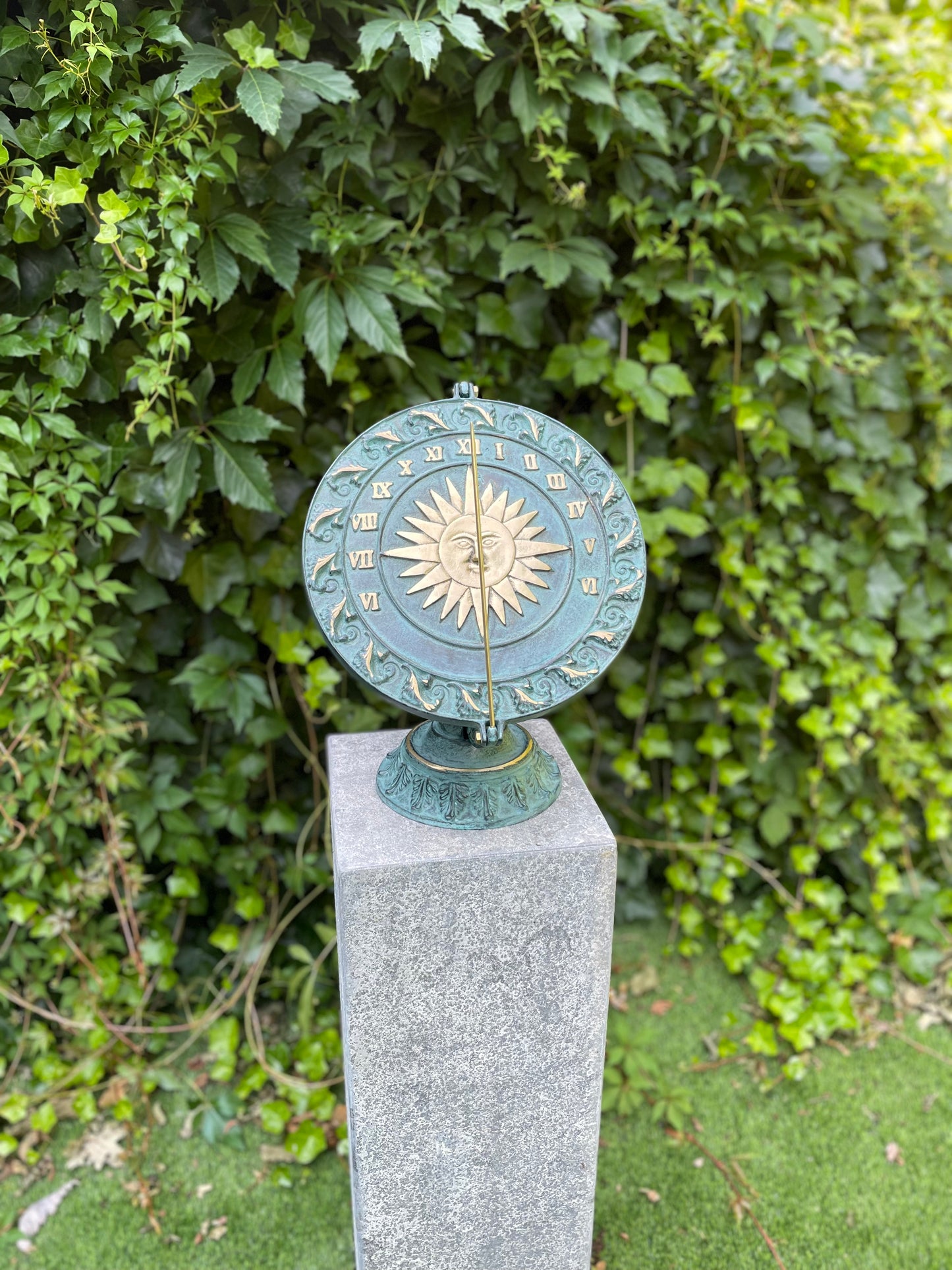 HORI bronze sundial - Garden statues - 30x25x25cm