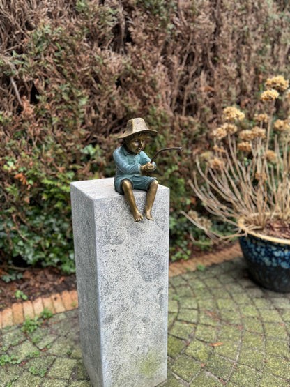 Menino pescador de bronze - Fonte - Lagoa - Escultura - Interior