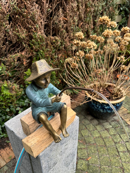 Bronze fisherman boy - Fountain - Pond - Sculpture - Interior