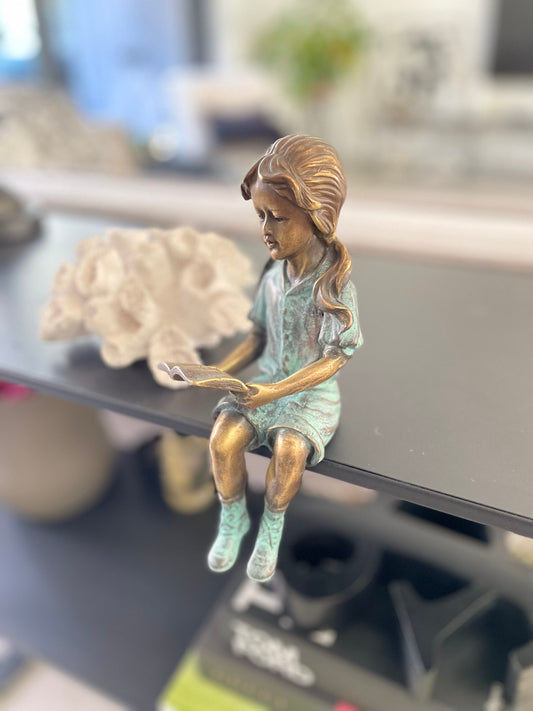 Girl Reading – Bronze Sculpture. 20x7x8cm - 1Kg