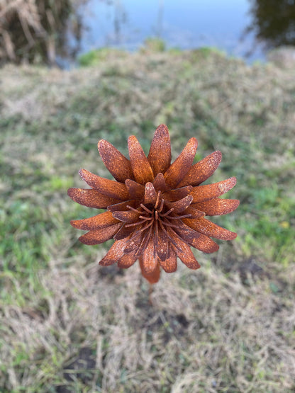 Tall Garden Flower – Iron Sculpture. 160cm height