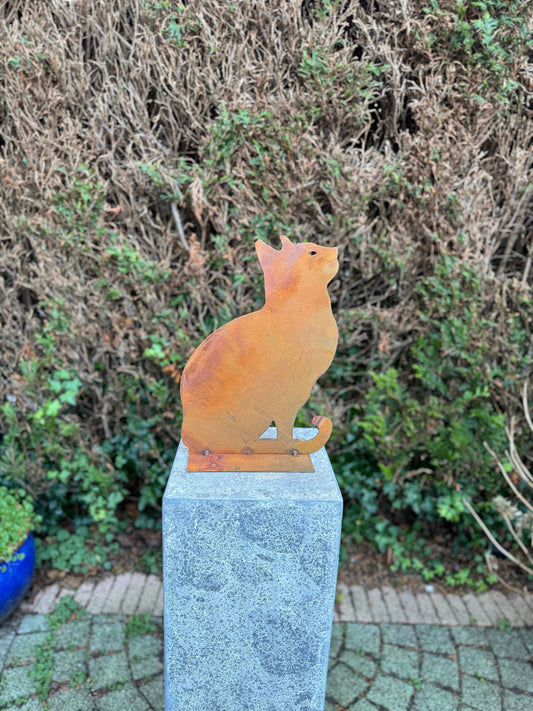 Rustic Cat Silhouette – Iron Sculpture. 25x12x35cm