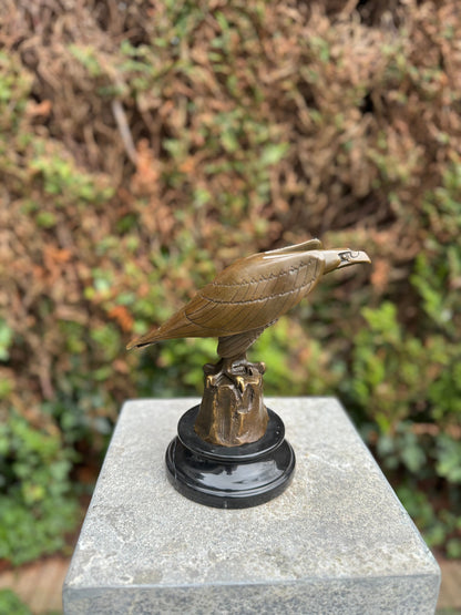 Sharp-Eyed Eagle – Bronze Sculpture. 20x12x21cm - 2Kg