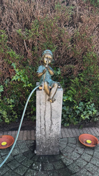 Bronze boy with flute - Fountain - Garden decoration