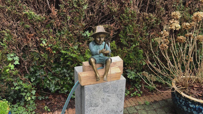 Bronze fisherman boy - Fountain - Pond - Sculpture - Interior