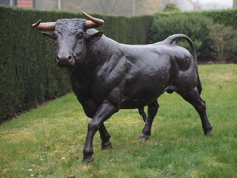 Bronzen Stier 170x75x285cm