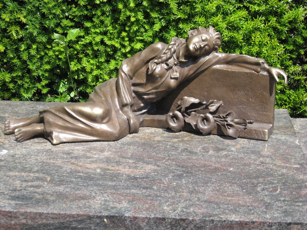 Lady Lying on Tombstone 26x68x21cm