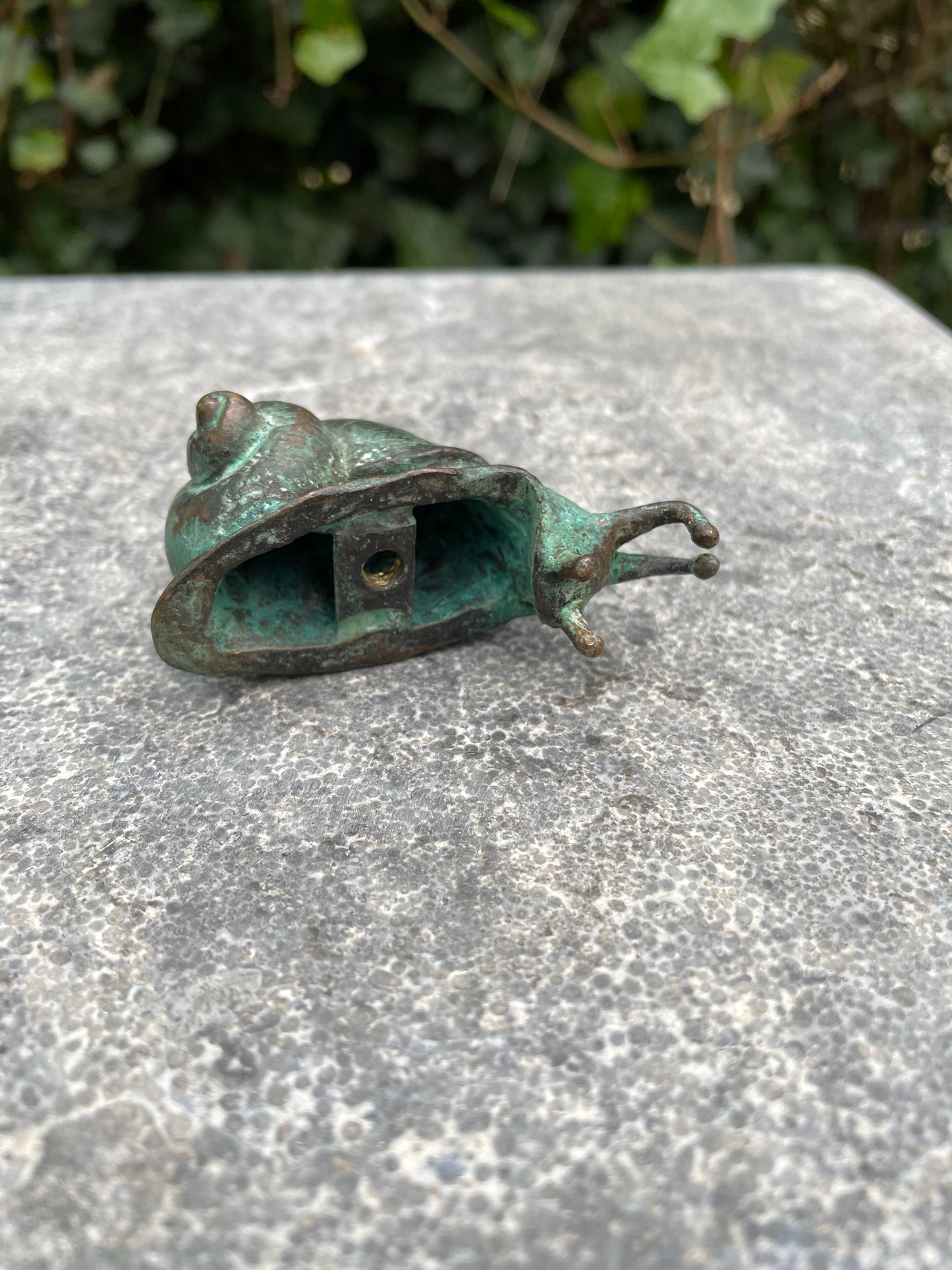 Bronze snail 6x3x7cm