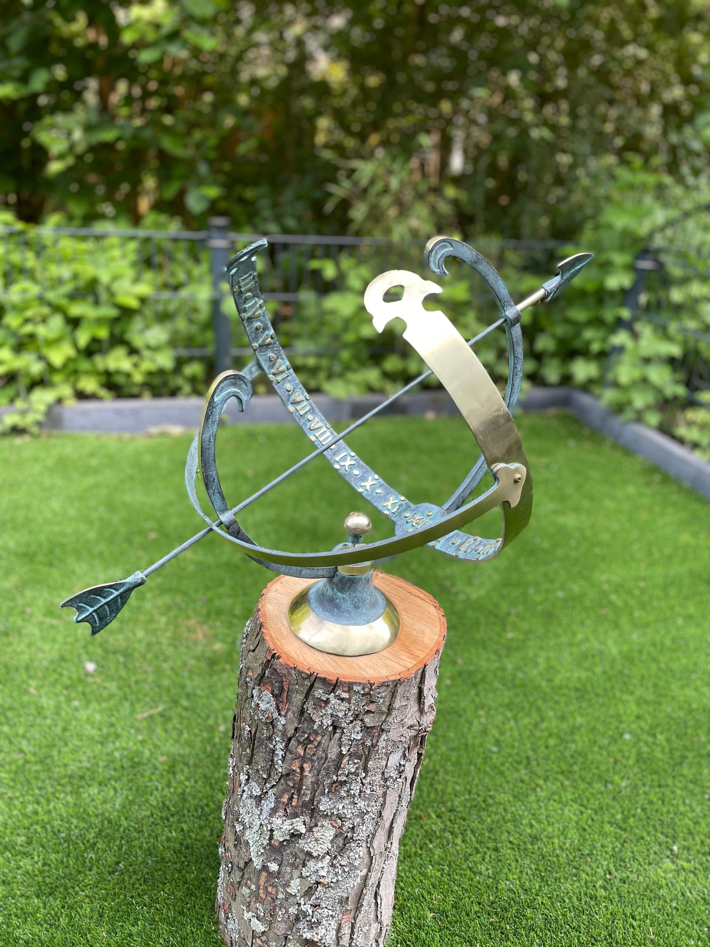 Ariel Sundial 45x55x40cm 